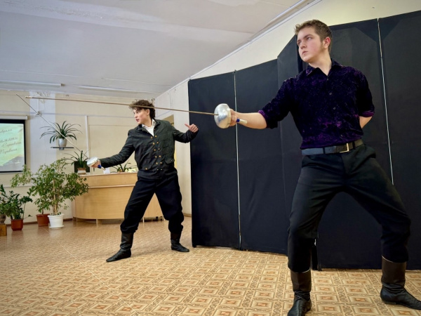 МЫ ВНОВЬ ЧИТАЕМ ПУШКИНСКИЕ СТРОКИ